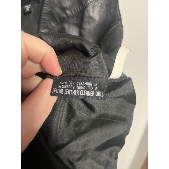 Wilson Medium Leather Vest - Picture 5 of 7